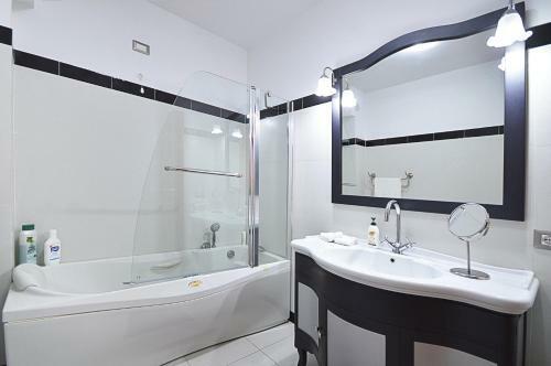 Bed & Breakfast Mar Dei Poeti - Luxury Suites