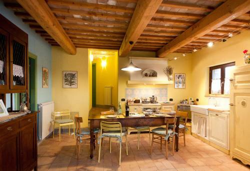 Poderetto Villa Sleeps 20 Pool Wifi