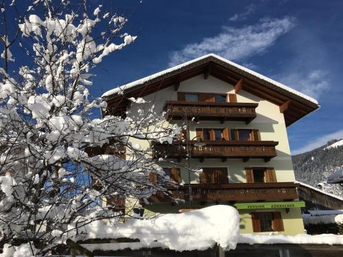 Hostal Pension K�hbacher