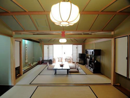 Nisshokan Bettei Koyotei
