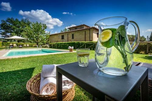 Montefiridolfi Villa Sleeps 12 Pool Wifi