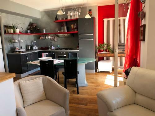 Apartamento Appartamento Red & Grey