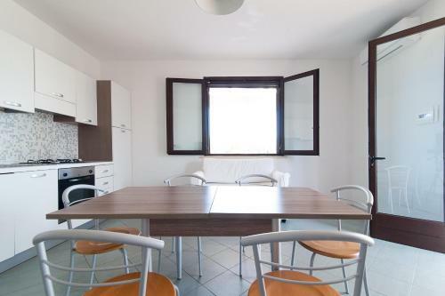 Yellow Sun Apartment