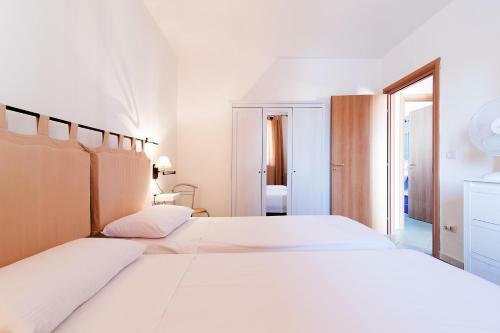Yellow Sun Apartment