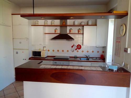 Apartamento M127 - Marcelli, Trilocale Fronte Mare Completamente Accessoriato
