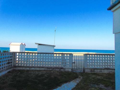 Apartamento M93 - Marcelli, Trilocale Sulla Spiaggia Con Giardino