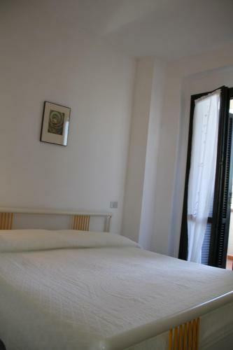 Roberta Apartment