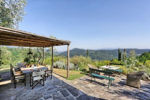 Stignano Villa Sleeps 12 Wifi