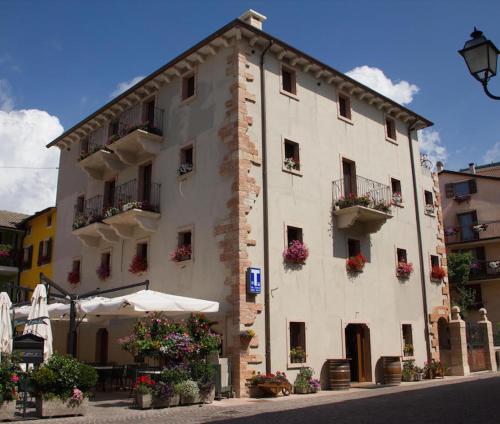 Hostal Antico Alloggio Lessinia
