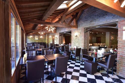 Hotel H�tel Moulin De La Strument