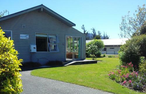 Edgewater Motel