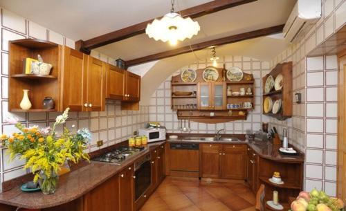 Pontone Villa Sleeps 10 Pool Air Con Wifi