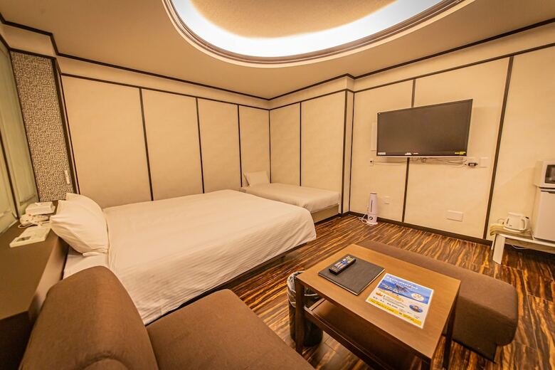 Ginowan Crystal Hotel