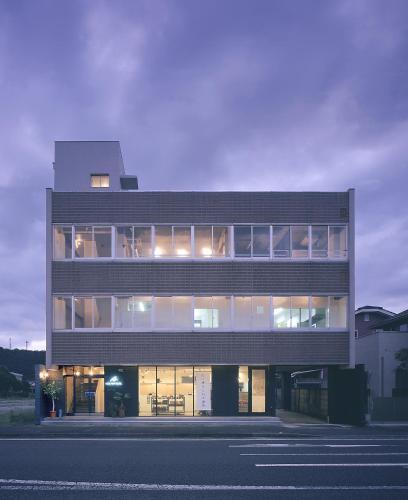 Iwashi Building Hostel