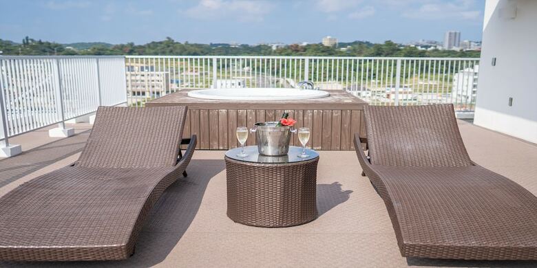 Hotel Seaside Condominium Rana Chatan