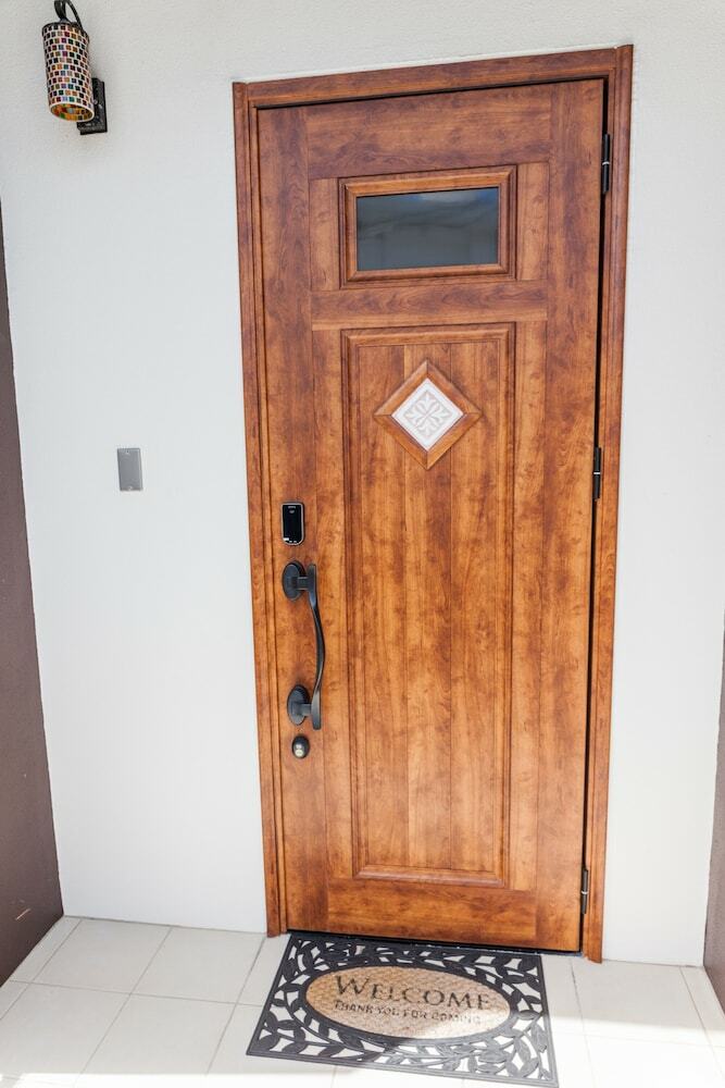 Hide House