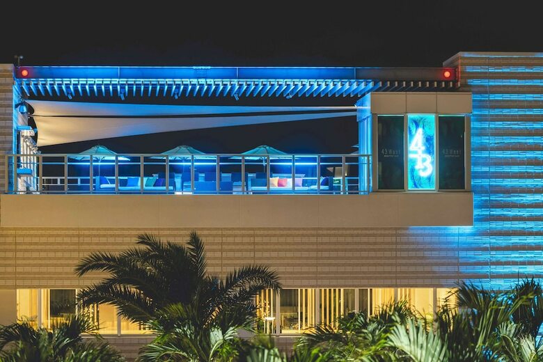 Hotel Doubletree By Hilton Okinawa Chatan Resort