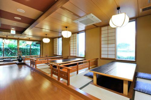 Tsukihama-no-yu