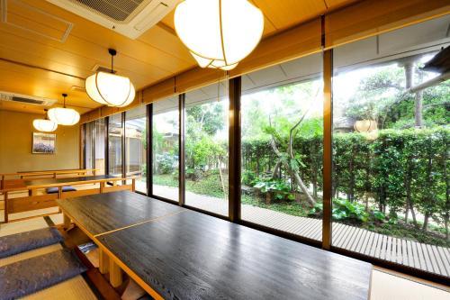 Tsukihama-no-yu