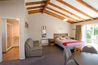 Te Anau Top 10 Holiday Park