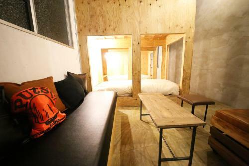 Hostel & Gallery G Is Good