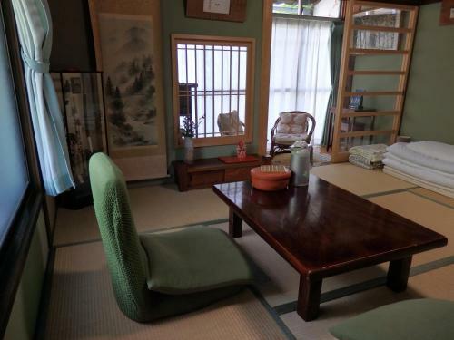 Hostal Guesthouse Tamura
