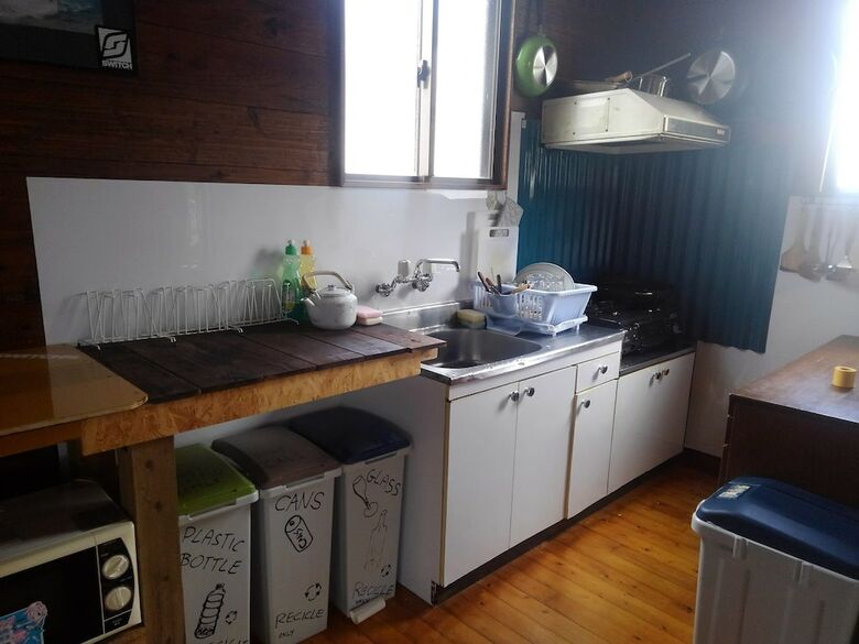 Hostal Tropical Surf House Okinawa