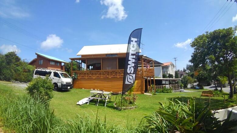 Hostal Tropical Surf House Okinawa