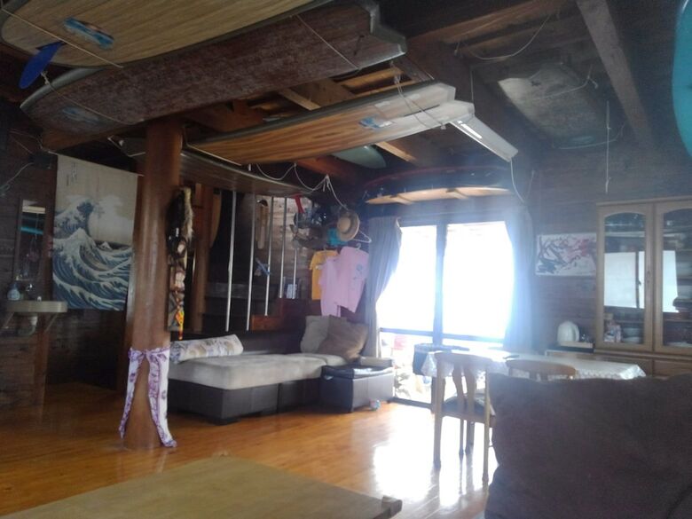 Hostal Tropical Surf House Okinawa