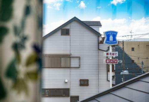 Hostal Kr House