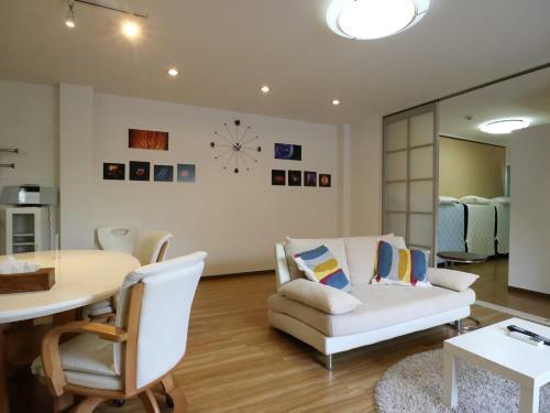 Apartamentos Base Osaka