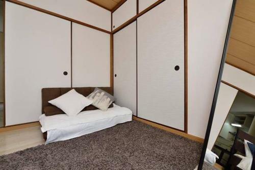 Apartment In Shimanouchi 604