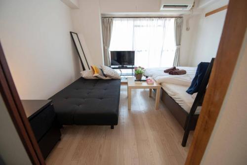 Apartment In Shimanouchi 01