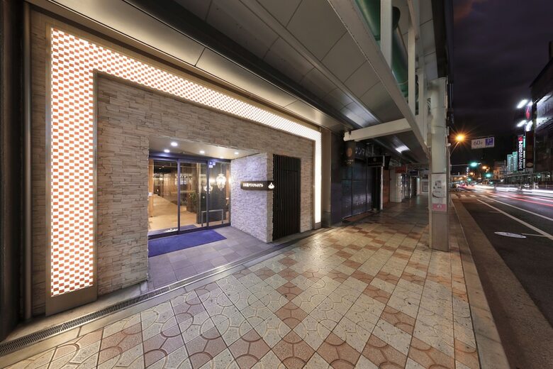 Nipponbashi Crystal Hotel