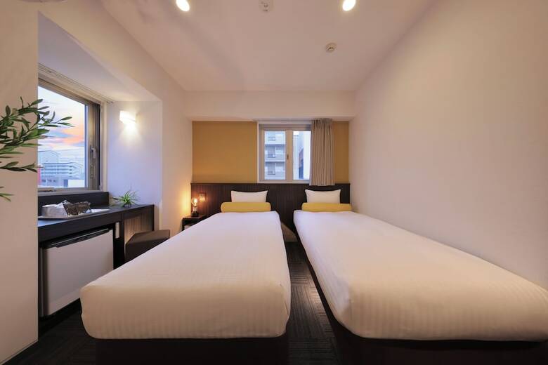 Nipponbashi Crystal Hotel