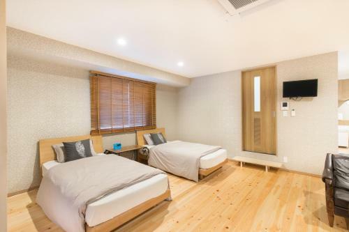 Shimanouchi Apartment