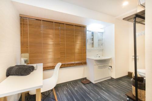 Shimanouchi Apartment
