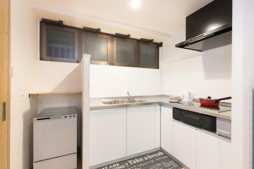 Shimanouchi Apartment