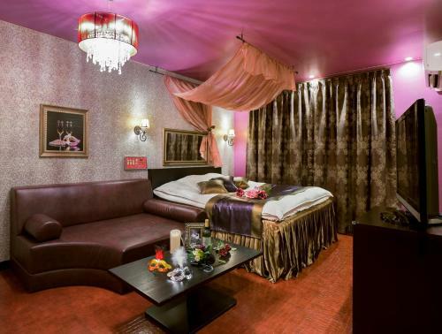 Hotel Christmas Night At The Opera (love Hotel)