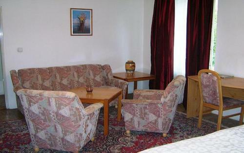 Hostal W21 Penzion Villa Veres