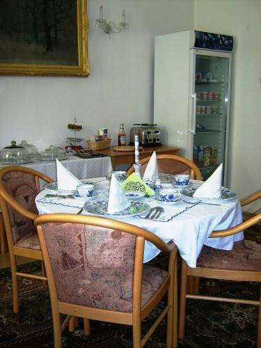 Hostal W21 Penzion Villa Veres