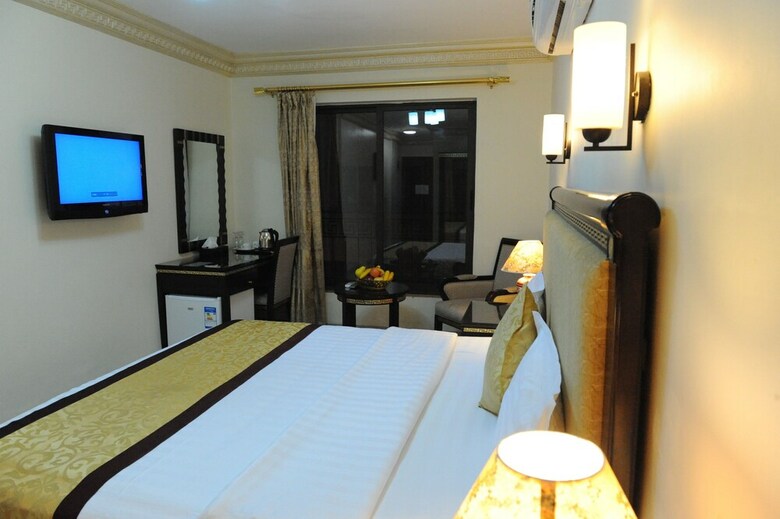 Cedar Hotel