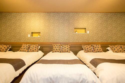 Hostal Apapane Nijo Guest House