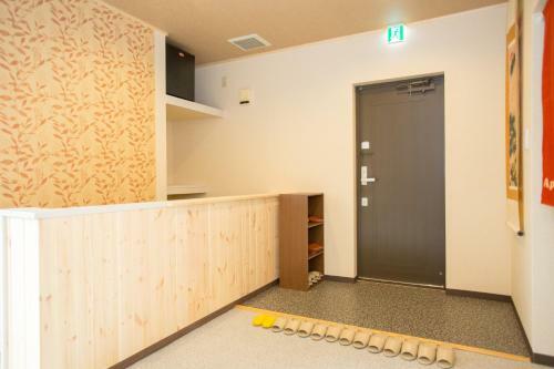 Hostal Apapane Nijo Guest House