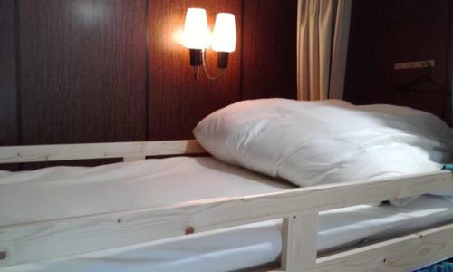 Hostal Caravan House Sanjo