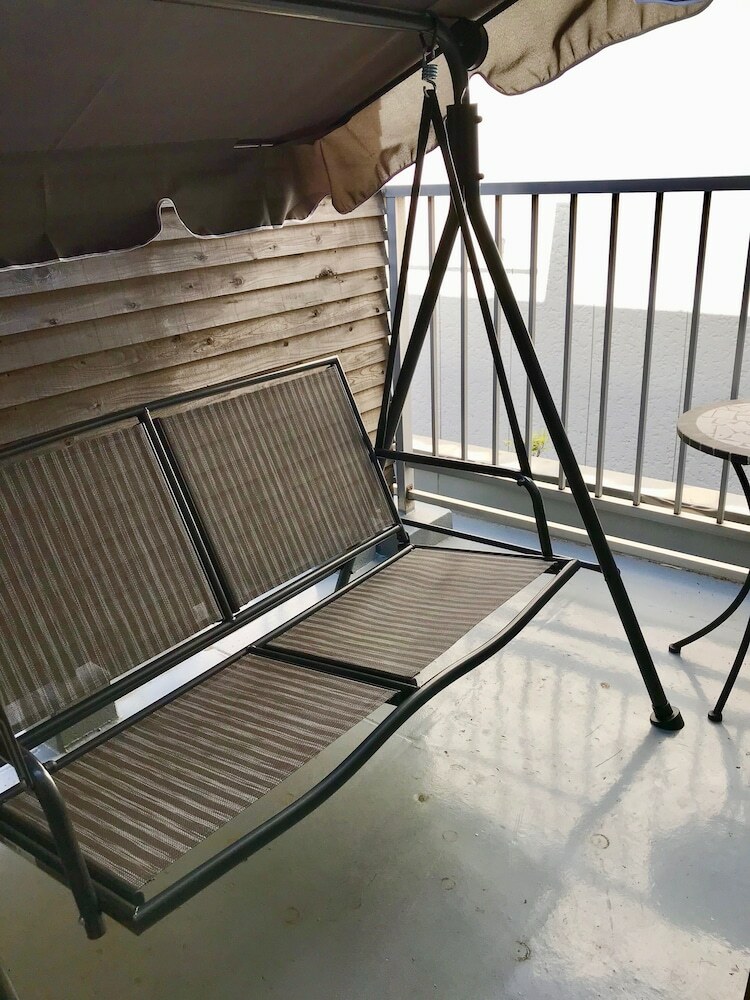 Hostal Uno Port Inn