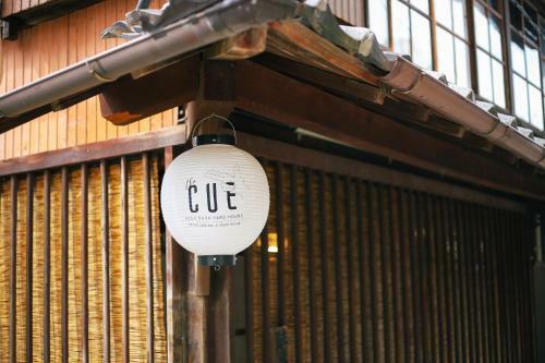 Hostal The Cue