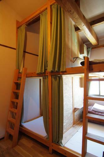 Hostal ???? Noie Tau