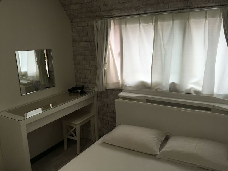 Hostal Hyu House