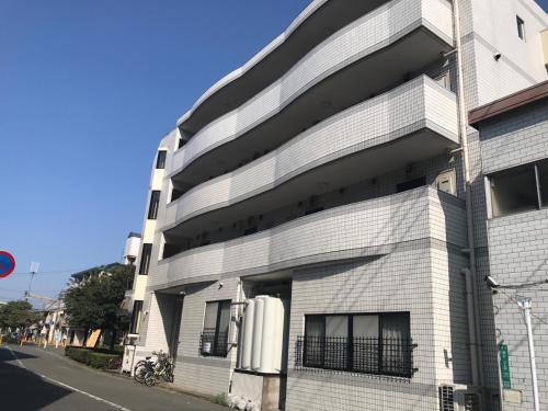 Local Hakozaki Apartment 23